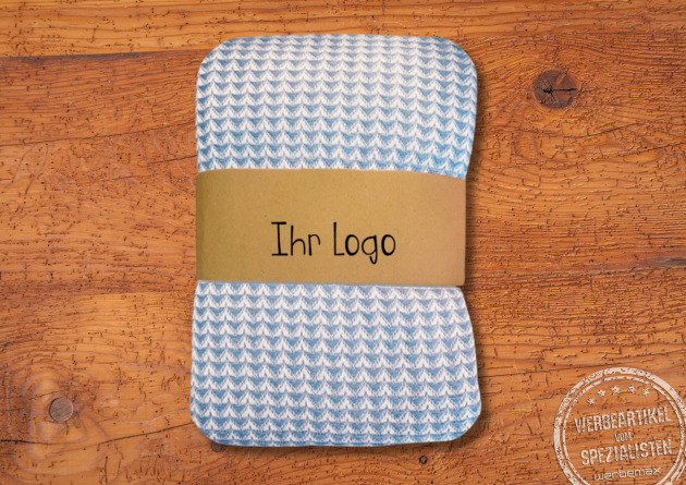 Blau-wei&szlig;e Ocean Towel HOME Kuscheldecke mit Werbebanderole als Kundengeschenk.