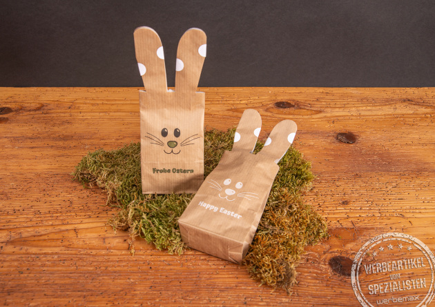 Bunny Bag Ostert&uuml;te als Werbeartikel mit Logodruck auf Holztischplatte..