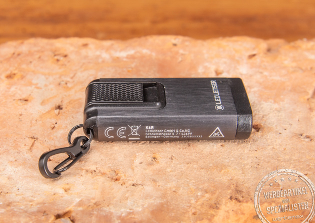 Wiederaufladbare Taschenlampe von LED Lenser mit kabelloser USB-A Schnittstelle. 