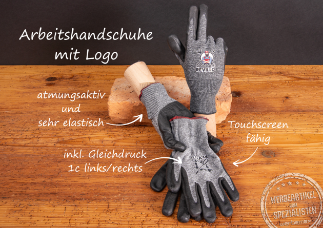 Arbeitshandschuhe mit Logodruck als Werbemittel auf Holztisch.