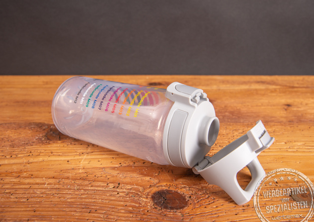 SIGG Hero Trinkflasche in transparent mit hellgrauem One-Handverschluss. Günstige Markentrinkflasche, die auslaufsicher und kohlensäurefest ist.