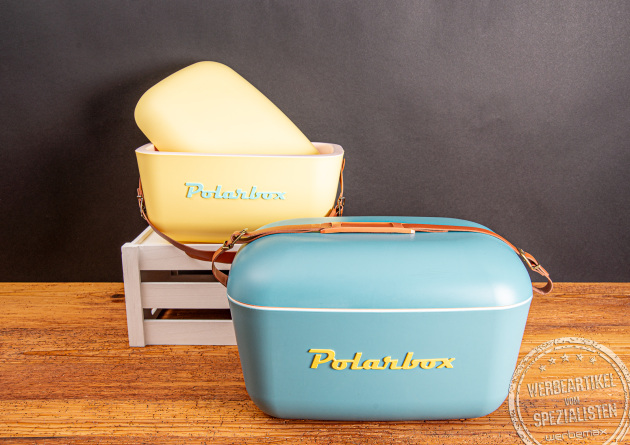Zwei stylische Polarbox K&uuml;hlboxen in Retro-Design als hochwertiges Mitarbeitergeschenk &ndash; perfekt f&uuml;r Sommeraktionen, Firmenausfl&uuml;ge oder als individuelles Werbegeschenk mit Logo.