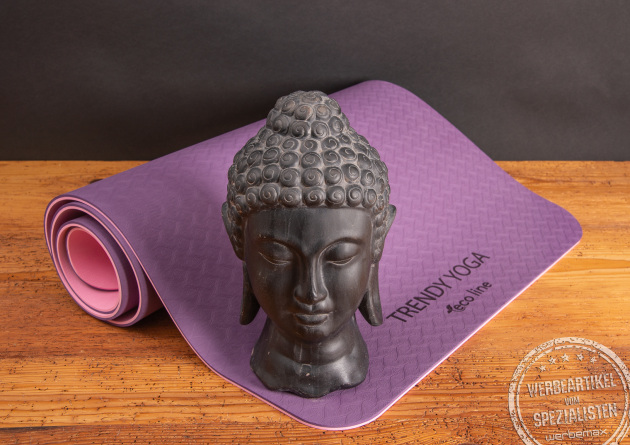 Yogamatte als Werbegeschenk mit Ihrem Logo bedrucken. Jetzt in tollen Farben. Hier in Lila und Rosa als Wendematte.