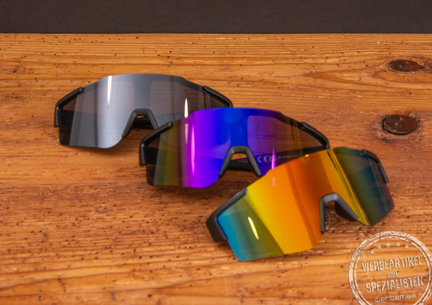 Trendige Brillen im 90er-Jahre-Look mit Logo bedruckt.