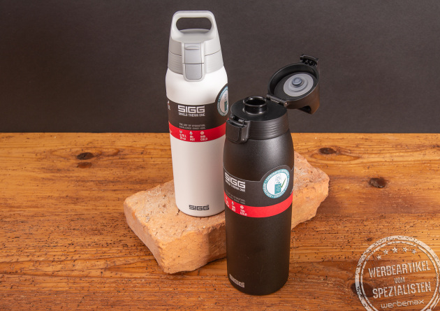Isolierflasche in Schwarz und wei&szlig; von SIGG als vakuumisolierende Edelstahlflasche