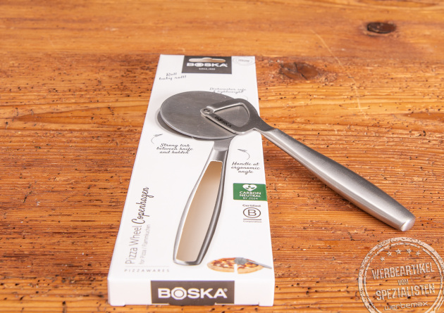 Pizzaroller BOSKA mit Logo auf einer sch&ouml;nen Kartonverpackung als Kundengeschenk