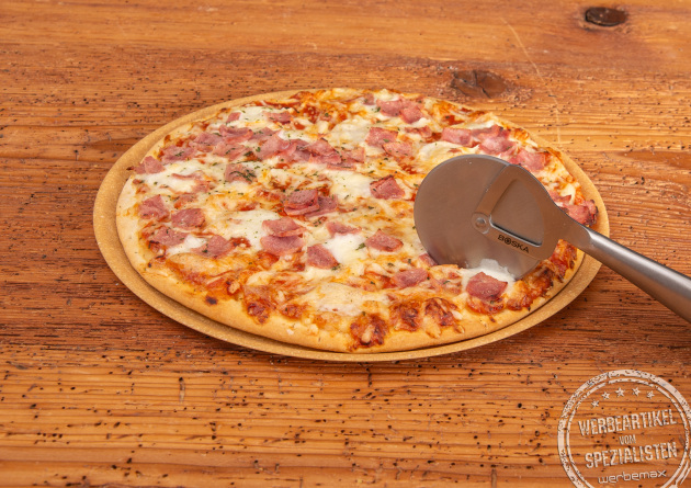 Pizzaschneider Boska aus Edelstahl mit dezenter Lasergravur. 