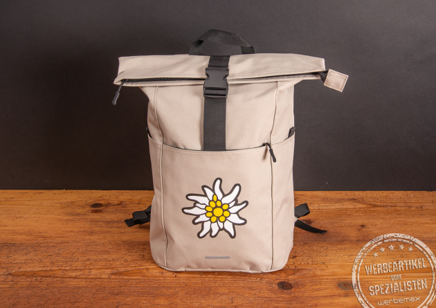 Modischer Unisex Rucksack als Mitarbeitergeschenk mit Logo als Druck oder Stick