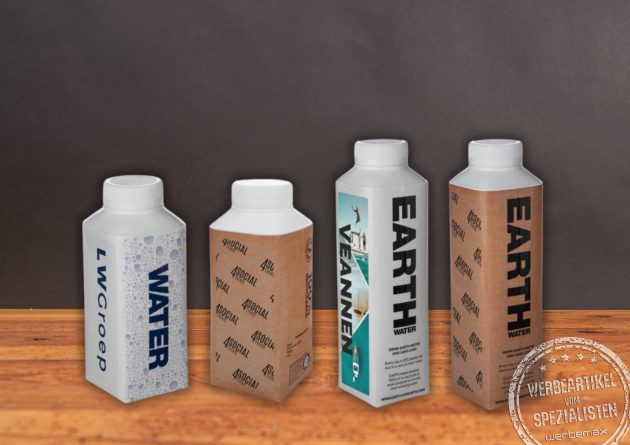 Pfandfreies Werbewasser im FSC-zertifizierten Tetra-Pak mit individuellem Logodruck, ideal als nachhaltiger Werbeartikel für Messen und Events.