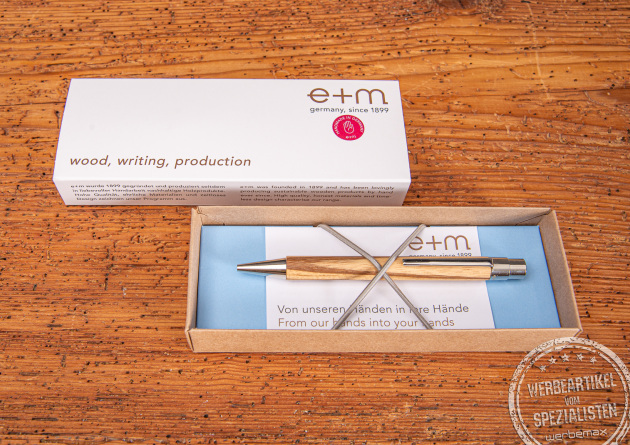 Holzkugelschreiber VIVO aus hochwertigem Holz mit Messingspitze. Veredeln Sie das Schreibgerät aus Edelholz mit Ihrem Logo via Lasergravur. Ein perfektes Mitarbeiter und Kundengeschenk