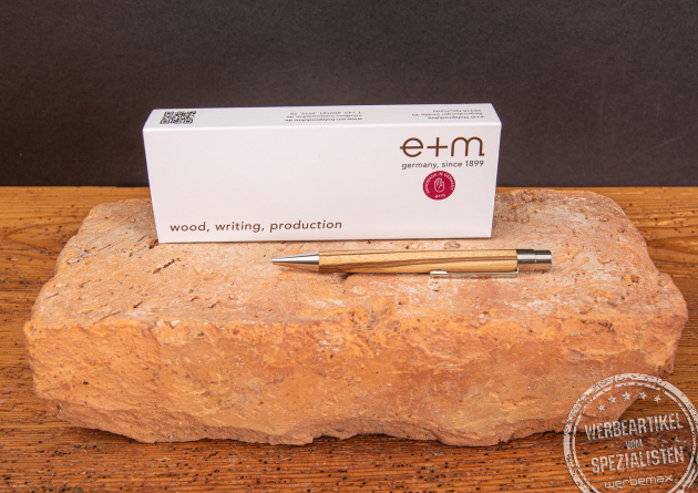 Druckkugelschreiber aus Edelholz in einer hochwertigen Geschenkverpackung. Verschenken Sie das hochwertige Schreibgerät mit Ihrem Logo an Ihre Kunden und mit Einzelnamen an Ihre Mitarbeiter. 