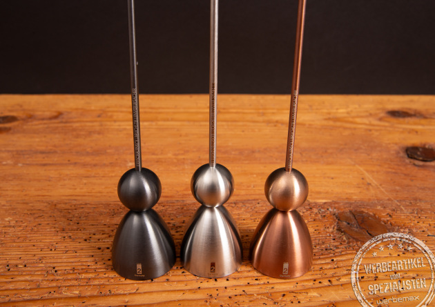 Frontansicht der Clack Eier&ouml;ffner von take2 in drei Farbvarianten &ndash; modernes K&uuml;chenaccessoire aus Edelstahl.