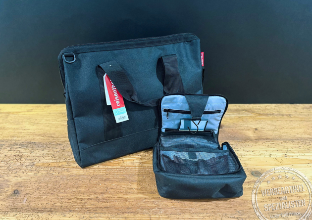 Reisenthel Kosmetiktasche mit passendem Weekender Allrounder L in Schwarz &ndash; praktisches Werbegeschenk f&uuml;r Reisen und Alltag.