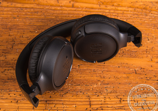 Zusammengeklappter JBL Tune 520BT Bluetooth Kopfhörer mit Logo – hochwertiges Werbegeschenk für Musikliebhaber