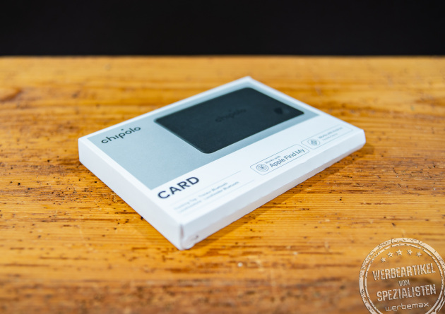 Chipolo Card wiederaufladbarer Tracker mit Smartphone-Anbindung – schlanker Werbeartikel in Werbekartonage.