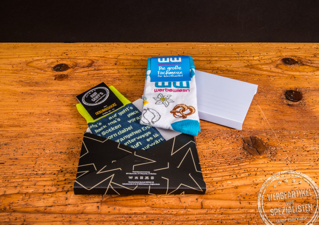 Verschenken Sie die individuellen Socken in der bedruckten Mailingbox. Mit dem coolen Mailing aus einem Guss ein ideales Kundengeschenk vielleicht als Einladung zu einem Event.