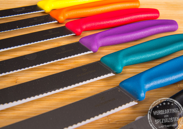 Victorinox Tomatenmesser in vielen Farben mit scharfem Wellenschliff – Küchenmesser mit individueller Logogravur.