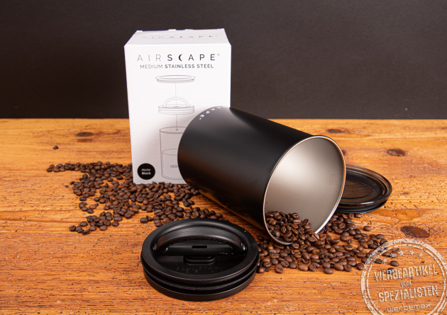 Airscape Kaffeedose aus Edelstahl in Schwarz matt, geöffnet mit Kaffeebohnen – hochwertiger Werbeartikel mit Logo.