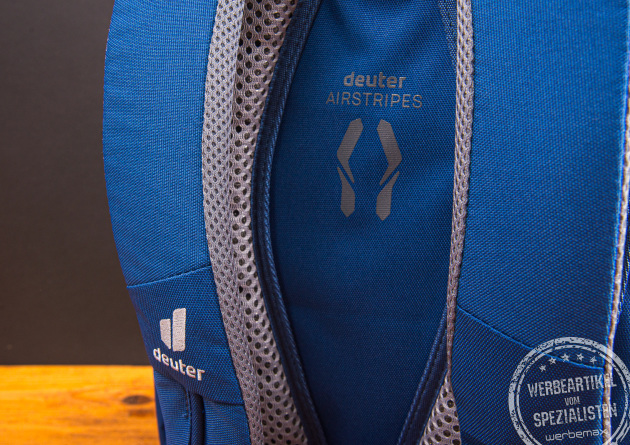 Detailansicht der ergonomisch geformten Airstripes des Deuter DI Pack in einem schönen Skyblue. 