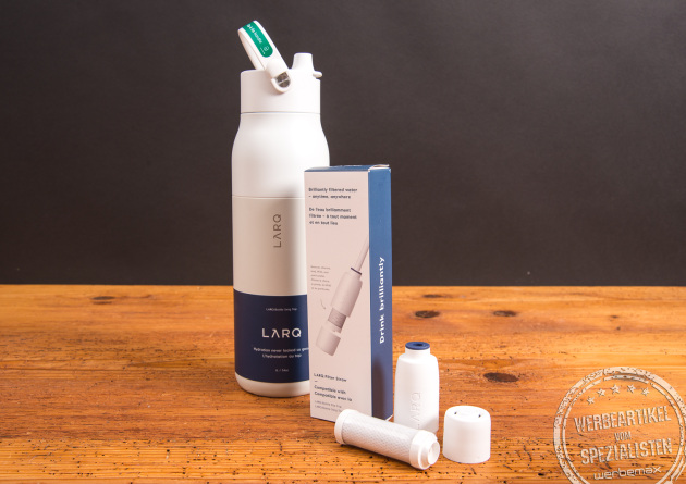 LARQ Swig Top Trinkflasche in Weiß mit Nano-Zero-Filtereinsatz und Verpackung – innovative Edelstahlflasche mit integriertem Filtersystem als nachhaltiges Werbegeschenk mit Logo