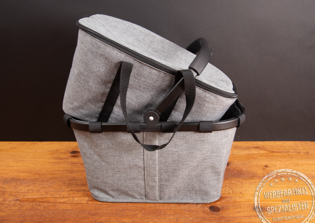 Reisenthel coolerbag und carrybag in twist silver als stilvolles Werbegeschenk in Grau – hochwertige Einkaufskorb-Kombination mit Isolierfunktion für Kunden und Mitarbeiter, ideal für Sommeraktionen und nachhaltige Markenwerbung.