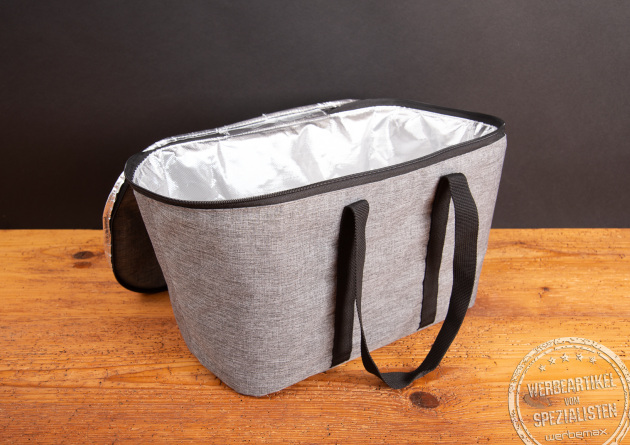 Reisenthel Kühltasche coolerbag in twist silver mit Isolierinnenfutter – praktisches und stilvolles Werbegeschenk für Sommer, Picknick oder Einkauf, ideal mit Logo bedruckbar für nachhaltige Markenwerbung.