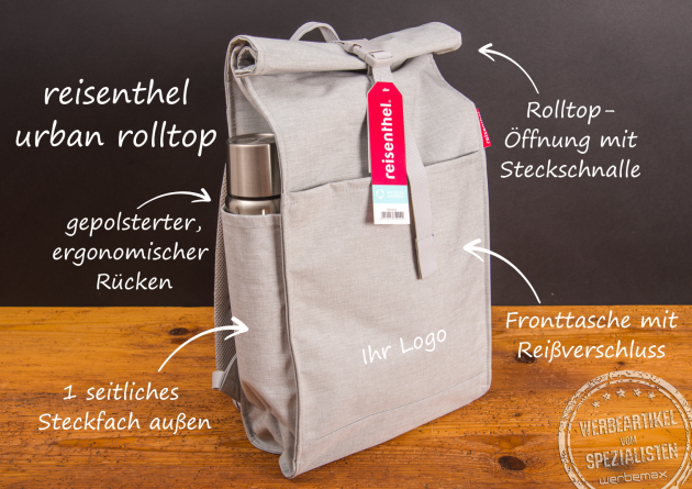 Reisenthel Urban Rolltop Rucksack in modernem Design mit gepolstertem R&uuml;cken, Rolltop-&Ouml;ffnung mit Steckschlie&szlig;e, Fronttasche mit Rei&szlig;verschluss und seitlichem Steckfach &ndash; ideal als nachhaltiges Werbegeschenk mit Logo.