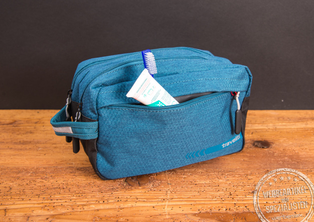 Travelite Kick Off Kulturtasche mit großzügigem Stauraum und personalisierbarer Werbeanbringung.