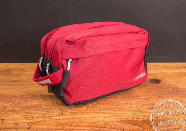 Robuste Travelite Kick Off Kosmetiktasche mit Tragegriff und zwei Reißverschlussfächern als Werbeartikel.