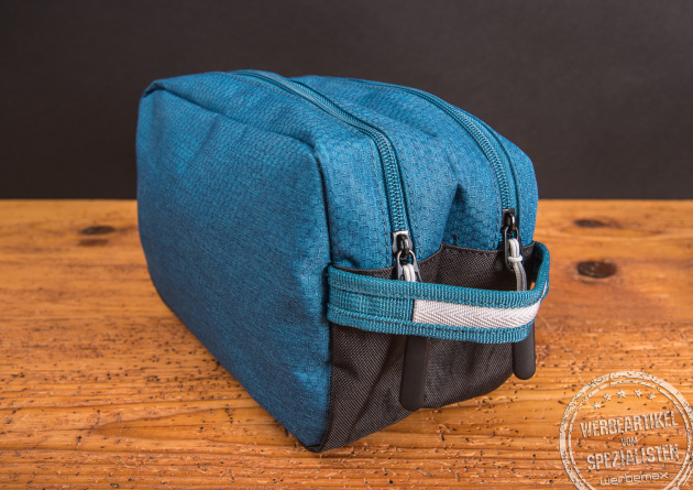 Travelite Kick Off Kulturbeutel als hochwertiger Werbeartikel für Reisen und Business-Trips.