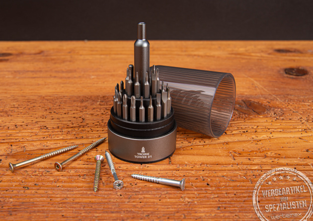 TROIKA Tower 31 Multitool mit 30 Bits und magnetischem Bit-Halter – kompaktes Werkzeug-Set ideal als edles Werbegeschenk mit Logo.