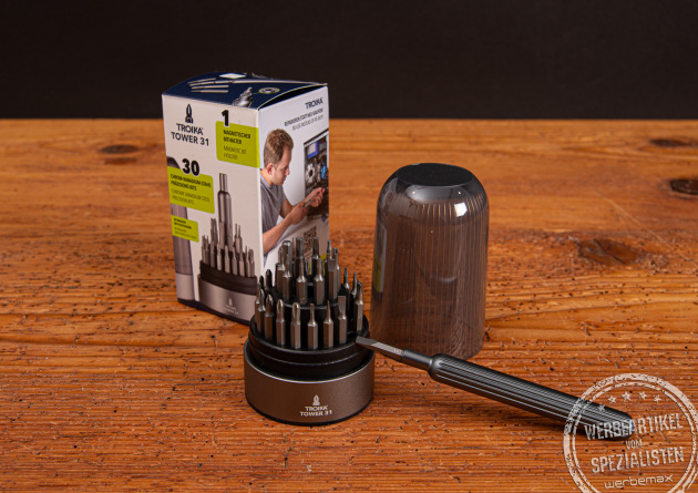 TROIKA Bit Pen Tower 31 mit magnetischem Bit-Halter und Präzisions-Bits – Multitool für Techniker und als Premium-Werbegeschenk.