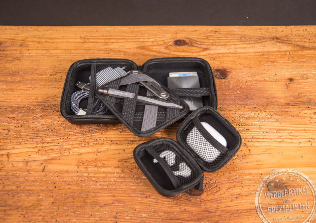 TROIKA Organizer-Etui mit Kabeln, Multitool und Technikzubehör – praktisches Gadget und ideales Männergeschenk mit Stil.