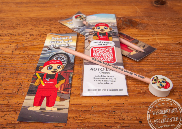 Bleistift Werbeartikel mit Aufsteckradierer und gestalteter Verpackung als Referenz-Set für Autohaus-Werbung.