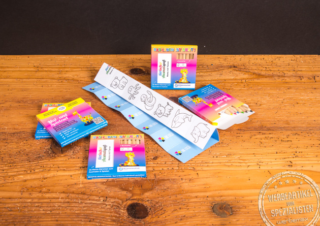 Kindergeschenke Buntstifte Memory Set mit individuell bedruckbarer Verpackung für Werbegeschenke an Kinder.