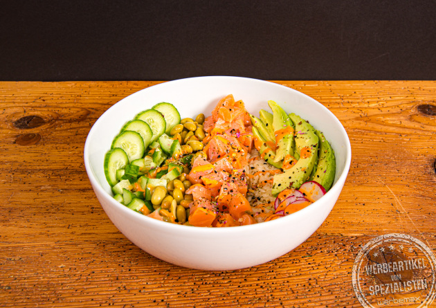 Seltmann Weiden Foodbowl Coup Fine Dining mit Lachs, Gem&uuml;se und Avocado &ndash; Bowl-Sch&uuml;ssel aus Porzellan als Geschenk an Gesch&auml;ftspartner.