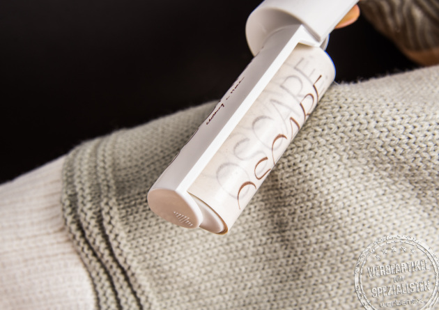 Mini Fusselrolle mit Werbedruck entfernt Fusseln effektiv und eignet sich perfekt als praktischer Werbeartikel.