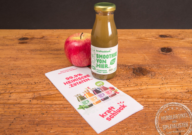 Kraftschluck Smoothie mit individueller Banderole und Flyer &ndash; personalisierter Smoothie mit Logo als gesunder Werbeartikel