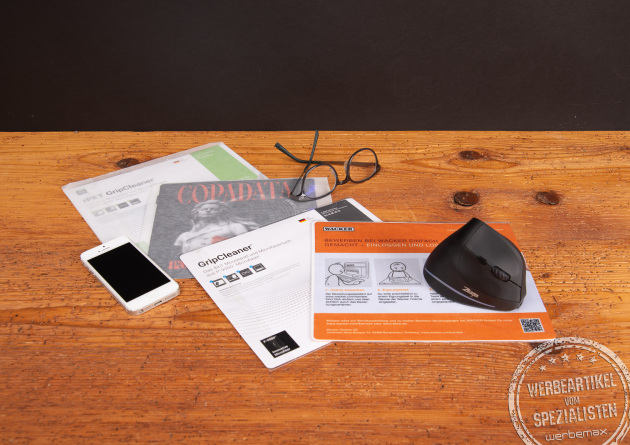 Polyclean GripCleaner Mousepad mit Logo und Fotomotiv, vielseitiges 4-in-1 Werbegeschenk aus Microfaser.