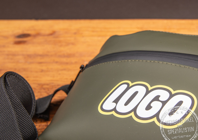 Bauchtasche PURE von halfar mit Logo als personalisiertes Werbemittel im urbanen Design