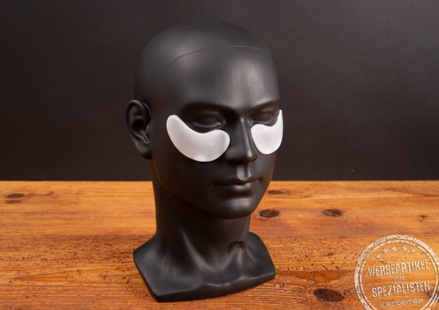 Augenpads mit Hyaluron mit Logo Detailansicht am Auge &ndash; sanft haftende Pflegepads mit K&uuml;hl-Effekt