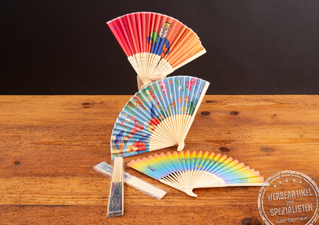 F&auml;cher mit Logo bedrucken lassen &ndash; Bambus Werbeartikel als nachhaltiges Giveaway