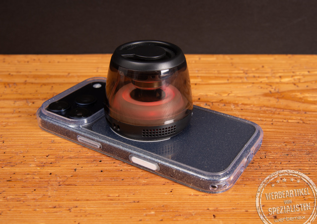 Bluetooth Box mit MagSafe direkt auf dem Smartphone &ndash; moderner Lautsprecher mit Bluetooth f&uuml;r Merch und Mitarbeitergeschenke