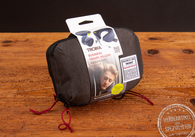 Troika Nackenkissen mit Logo kompakt verpackt mit Produktbanderole &ndash; ideales Reise-Werbegeschenk.