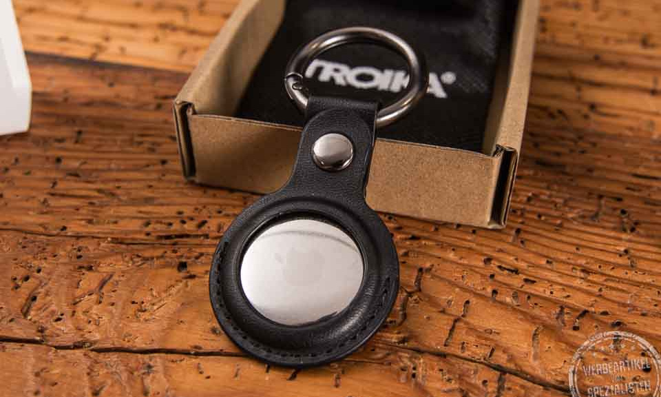 Troika Apple AirTag Anhänger als Werbeartikel in Geschenkbox