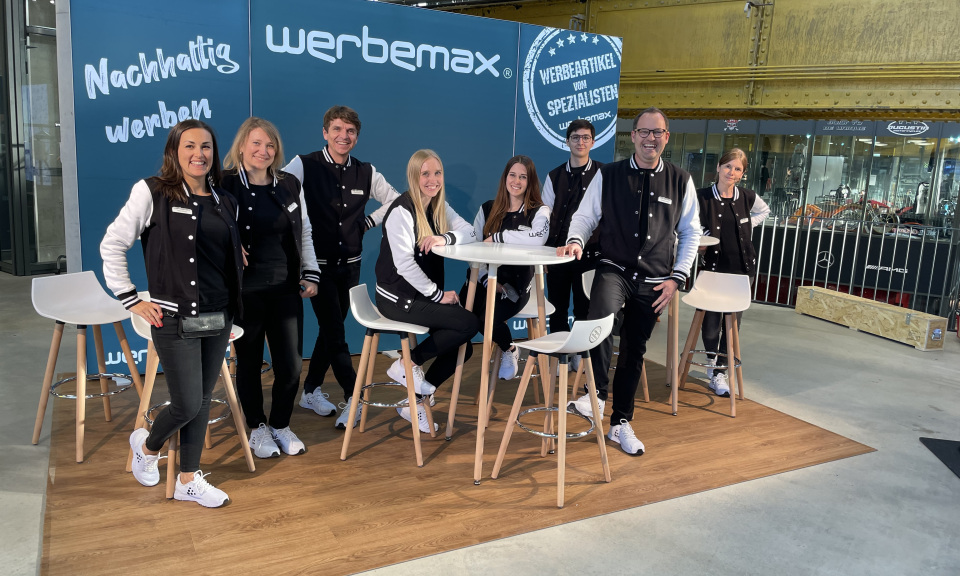 werbemax Team auf der Werbeartikel-Messe WerbeWelt in der Motorworld München