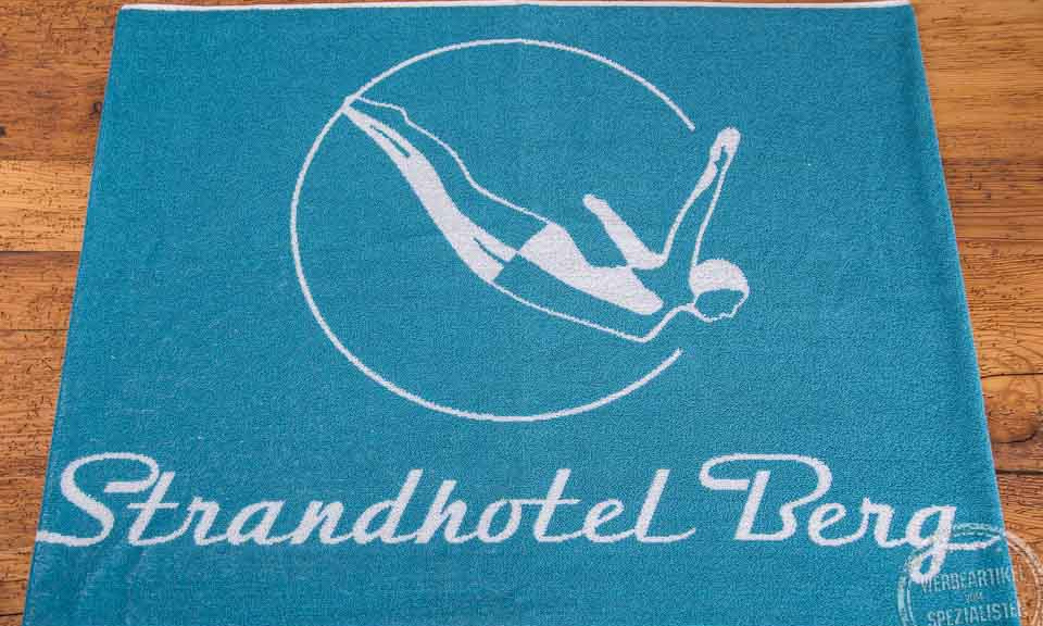 Badetuch mit Logoeinwebung Strandhotel berg