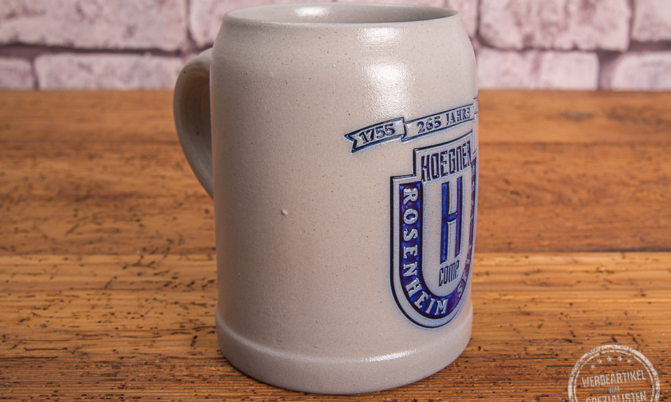 Bierkrug mit Firmenlogo