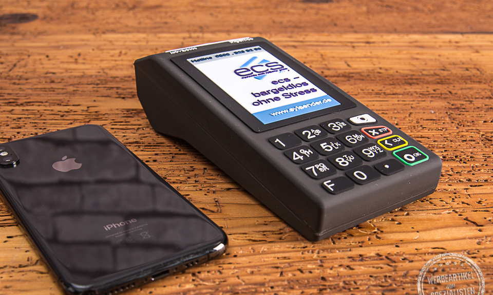 Wireless Charger in Sonderform eines Kartenleseger&auml;ts von ecs