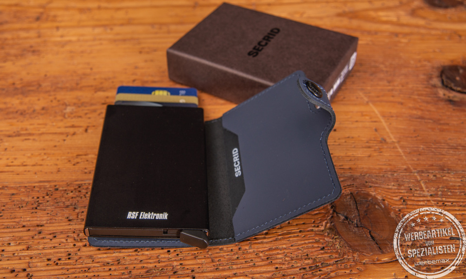 Secrid Miniwallet mit Logogravur RSF Elektronik als Werbegeschenk.